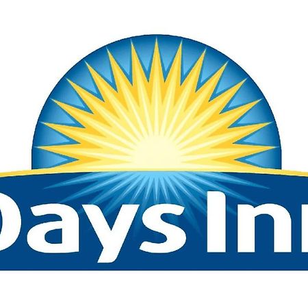 Days Inn By Wyndham Brooklyn Eastern Parkway ニューヨーク エクステリア 写真
