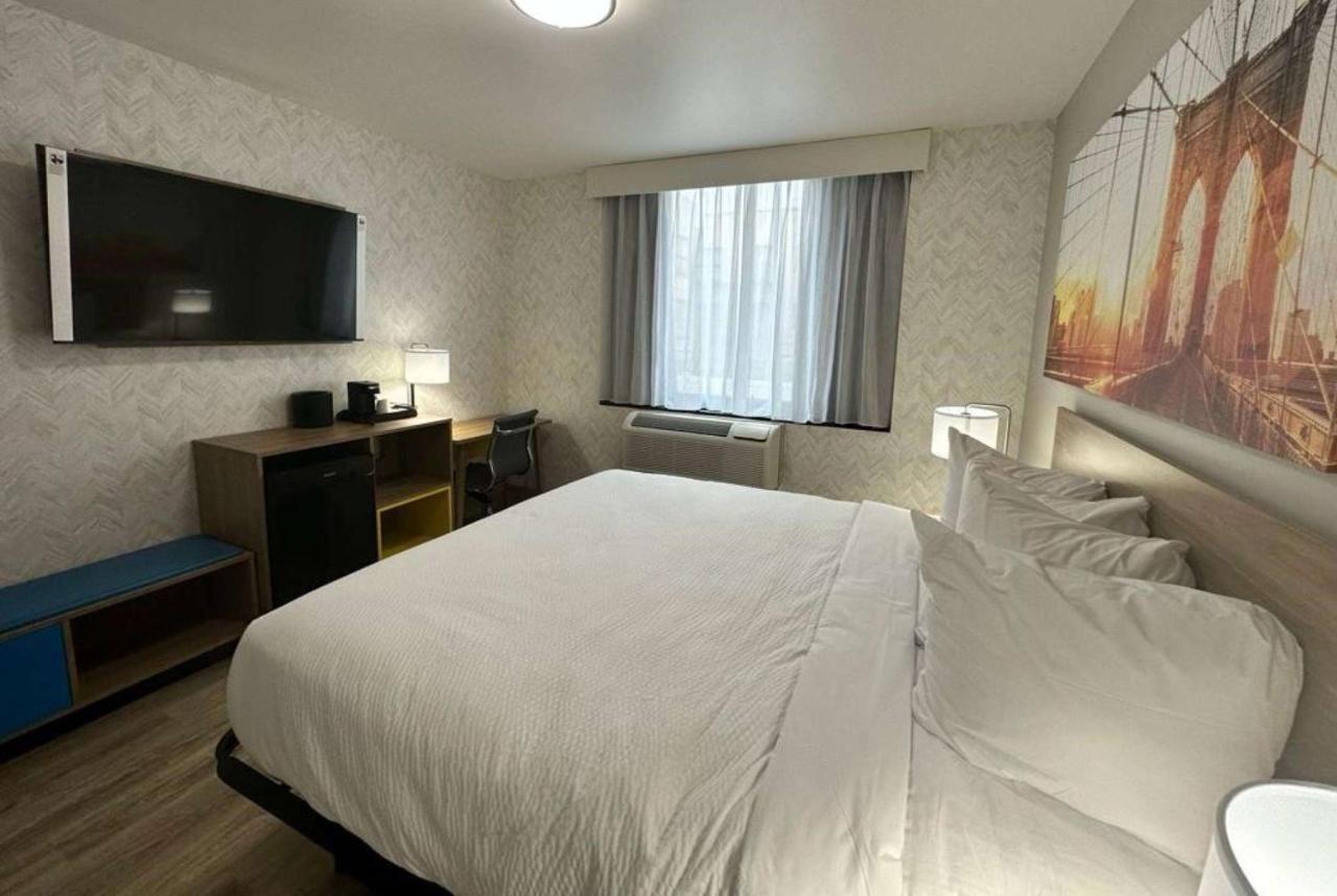 Days Inn By Wyndham Brooklyn Eastern Parkway ニューヨーク エクステリア 写真